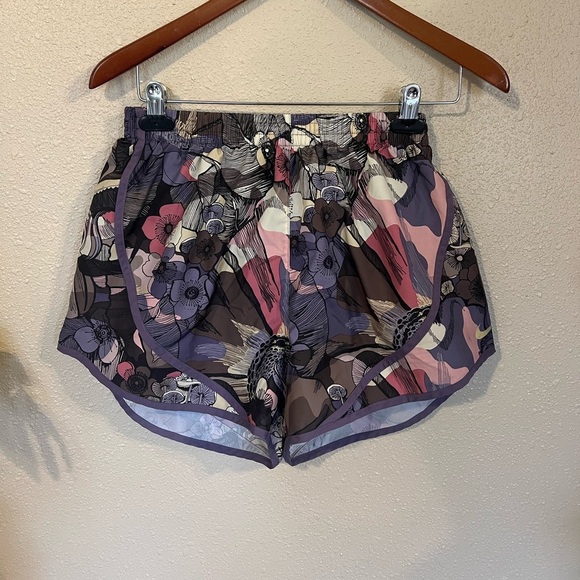 Nike Women's Femme Tempo Shorts - Picture 2 of 5